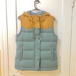 PATAGONIA Hooded Down Vest, size medium, NWOT